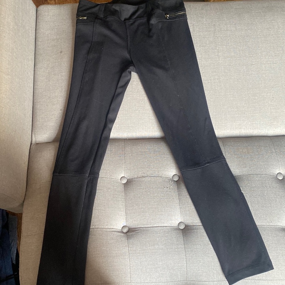 Black zipper detail leggings